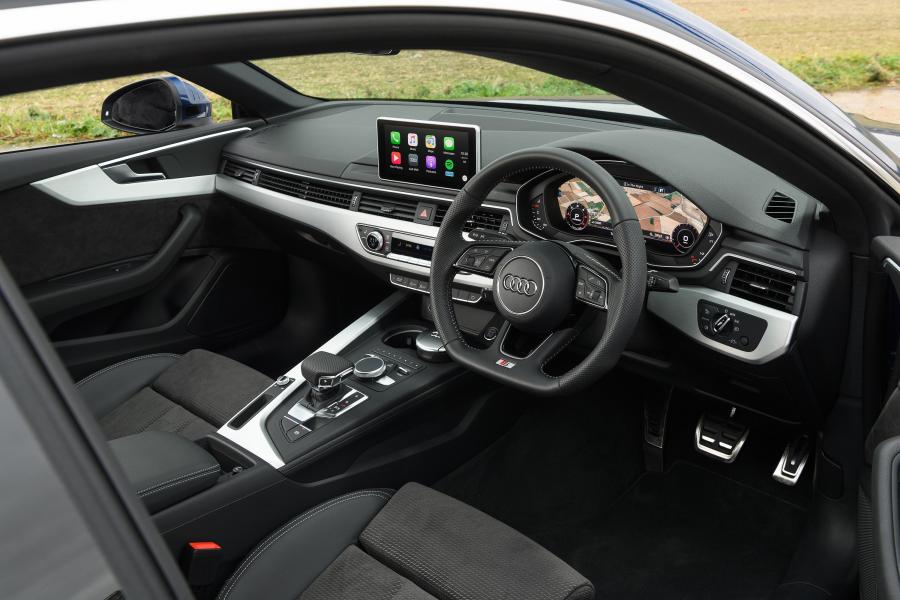 Интерьер Audi A5 Coupe 2.0 TDI S-Line 2016 года  (UK) (фото 3 из 40)